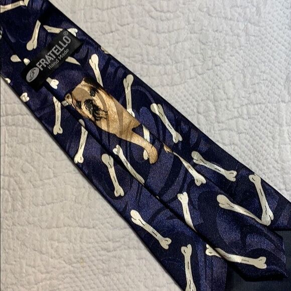 Men’s dog and bone tie - Picture 4 of 5